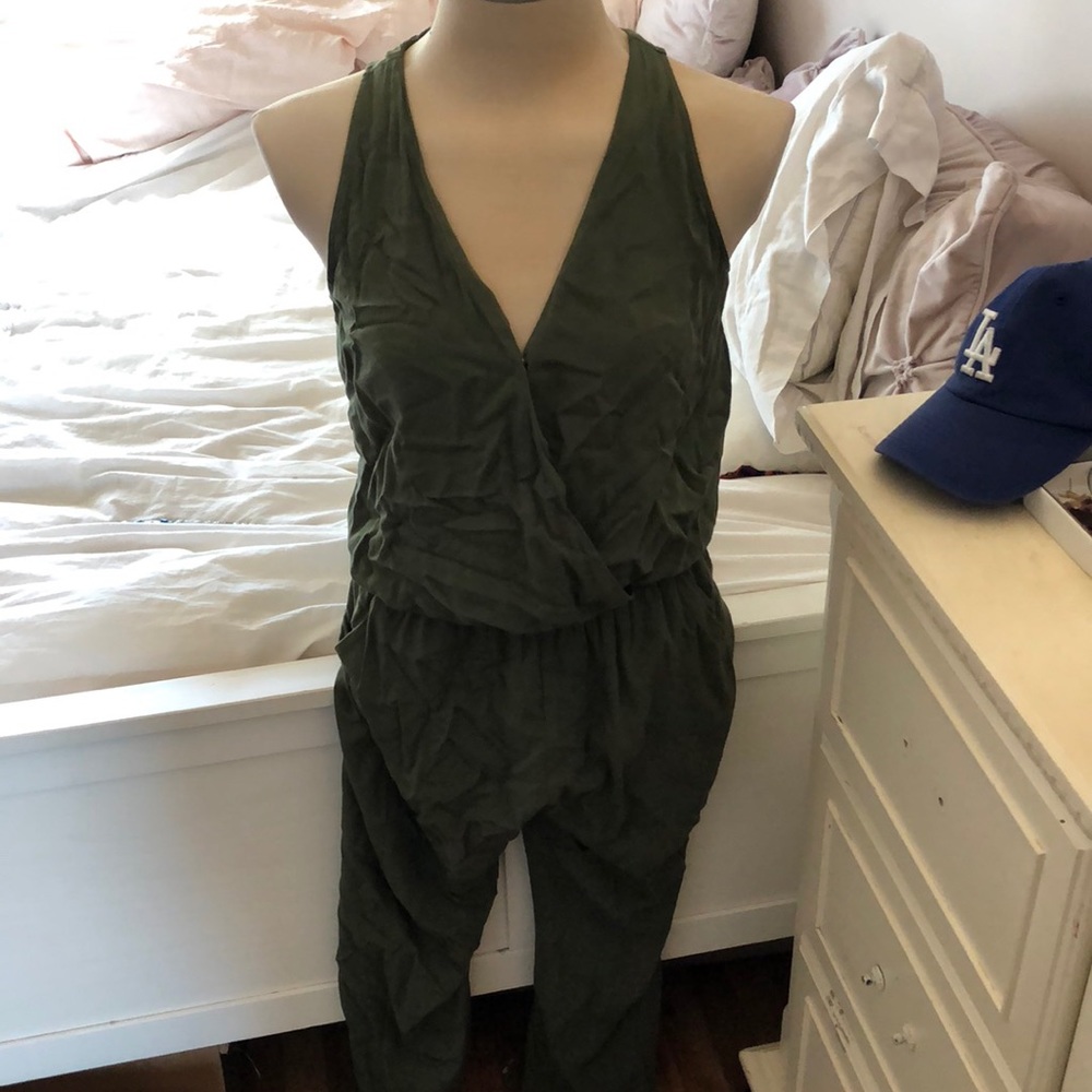 Sleeveless jumpsuit